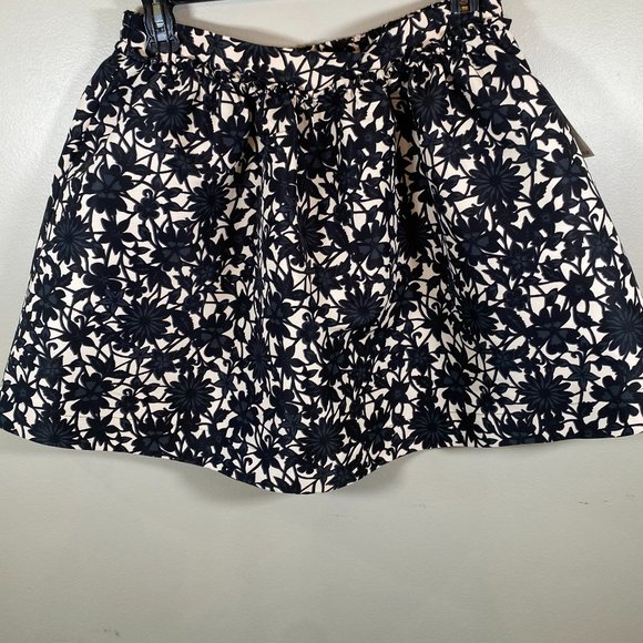 Frenchi Dresses & Skirts - NWT Frenchi Skirt in Floral Print